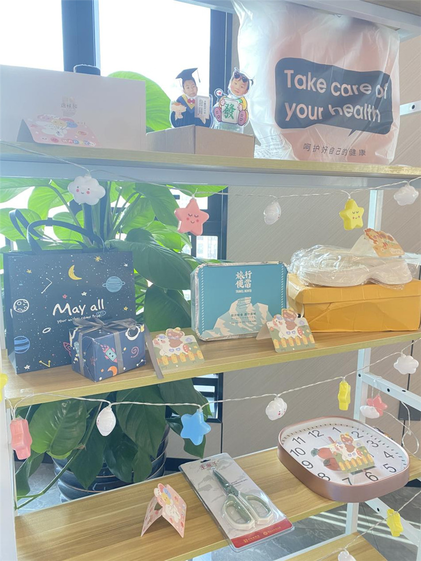 快乐之蓝，，，，，，，最先绽放